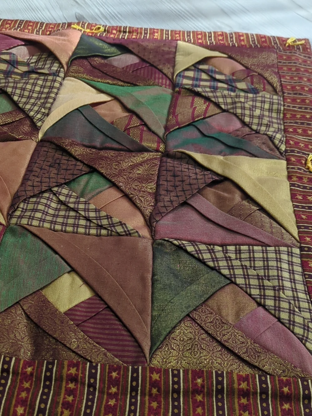 Handmade Cathedral Window Quilt Wall Hanging Pillow Cover 21x21 Primitive Countr